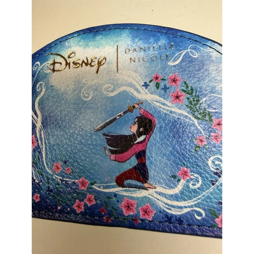 Danielle Nicole Disney Mulan For‎ Honor Cardholder